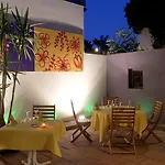 Hotell Restaurant Logis La Palette 3*