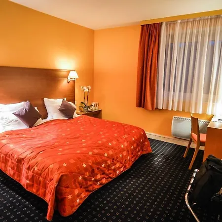 Hotell Logis Restaurant La Palette 3*