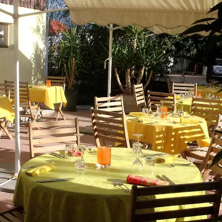 Hotell Logis Restaurant La Palette