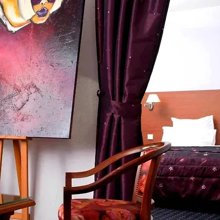 Logis Restaurant La Palette Hotell