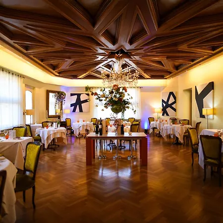 Logis Restaurant La Palette Hotell
