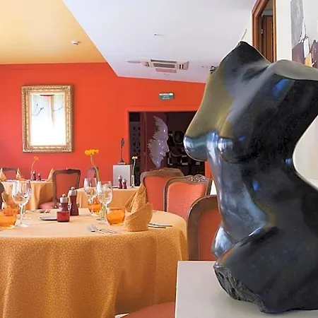 Logis Restaurant La Palette 호텔