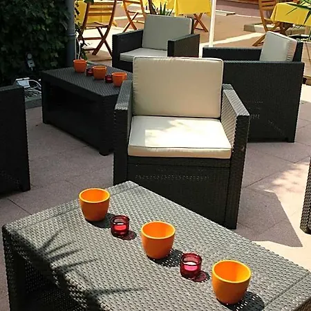 Logis Restaurant La Palette 호텔 3*