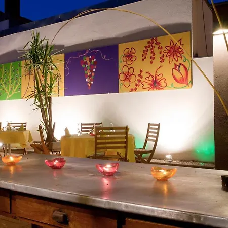 Logis Restaurant La Palette Hotell 3*