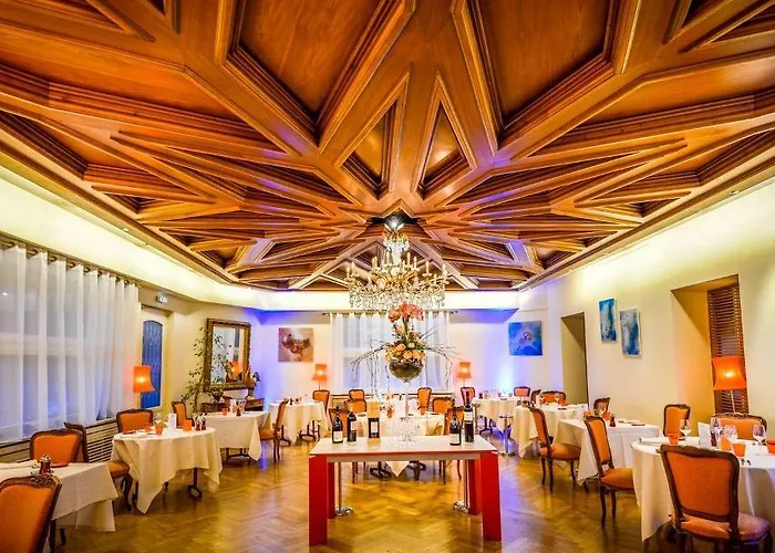 Restaurant Logis La Palette Hotell