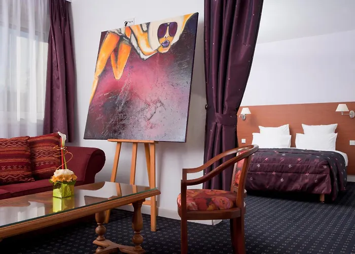 Restaurant Logis La Palette Hotell