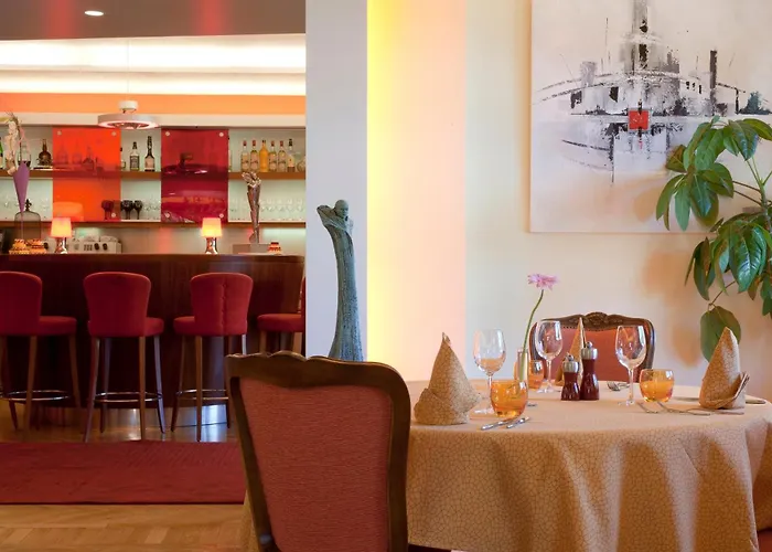 Restaurant Logis La Palette Hotell 3*