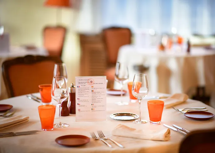 Restaurant Logis La Palette Hotell