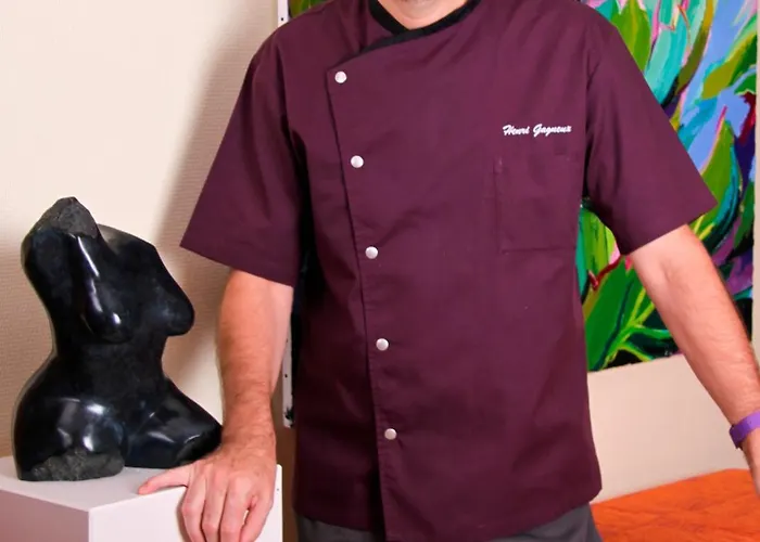 Hotell Restaurant Logis La Palette 3*